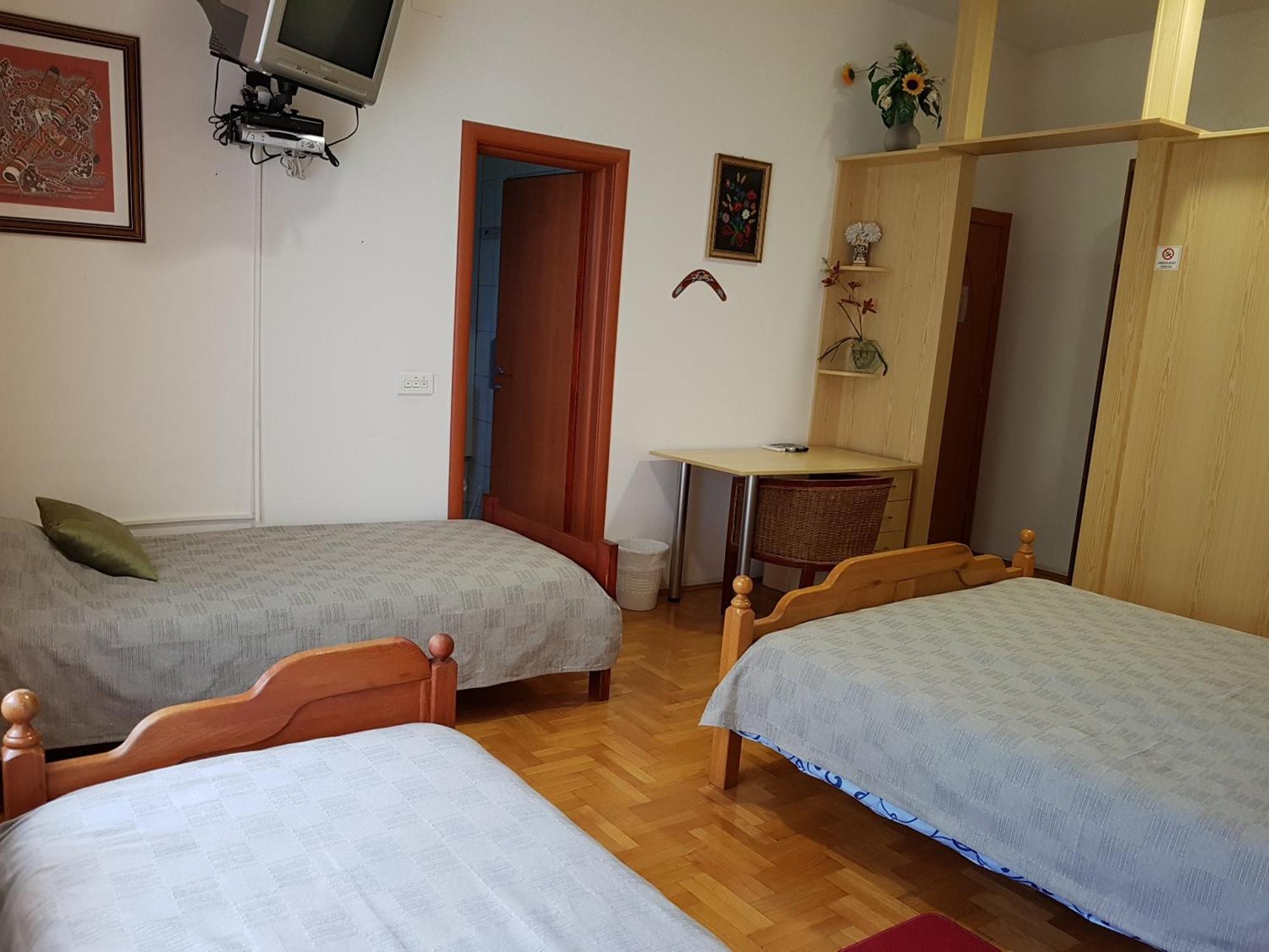 Prenociste Klas Pleternica Habitación foto